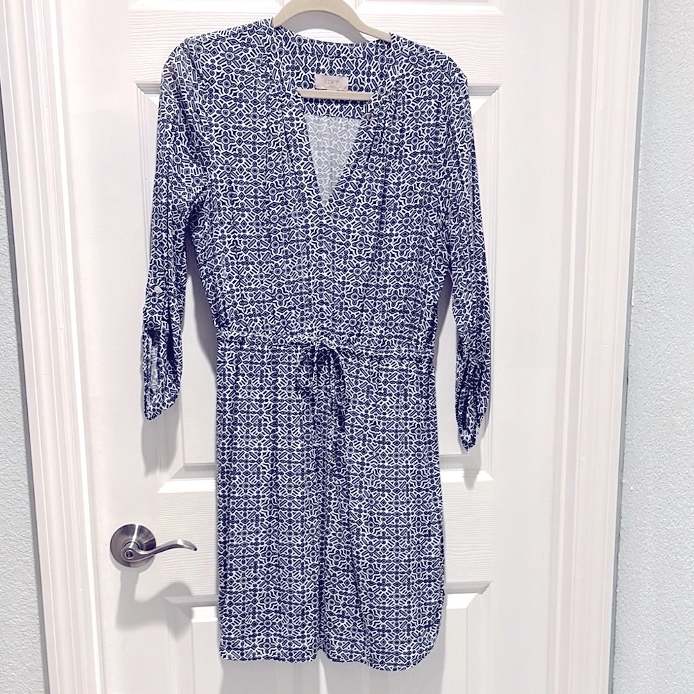 LOFT Women's Blue Patterned Dress size M